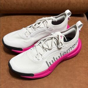 lululemon athletica White & Hot Pink Women's Low-Top Sneakers
